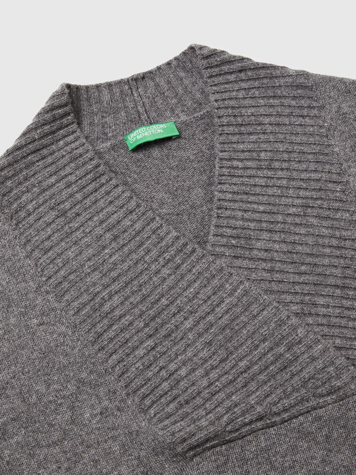 V NECK SWEATER L/S Women image number 3